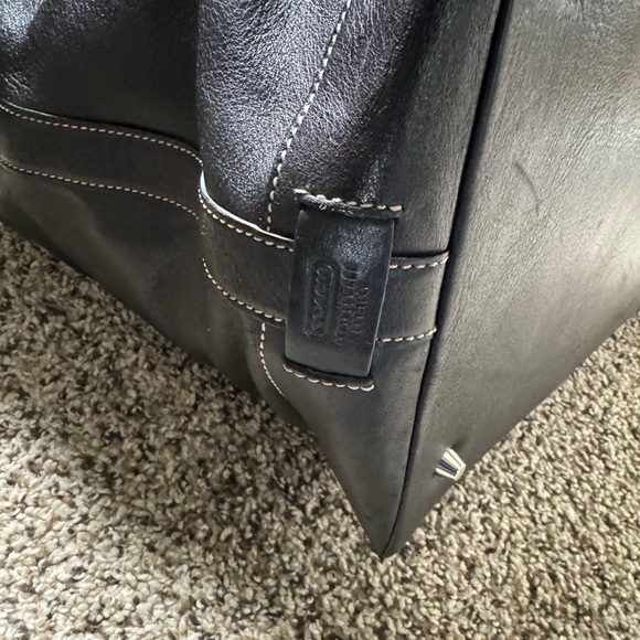 Black coach bleecker weekender tote retired style of bag small blemishes - Picture 14 of 16